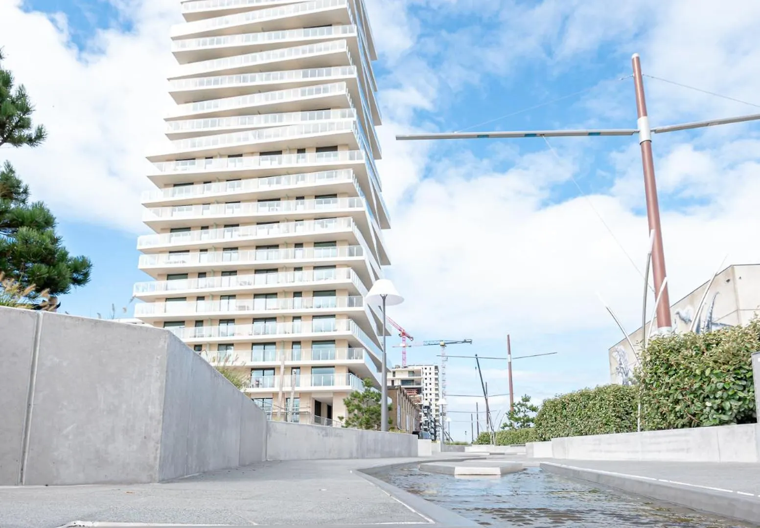 New Apartment With Stunning Views, Pool And Fitness Ostende