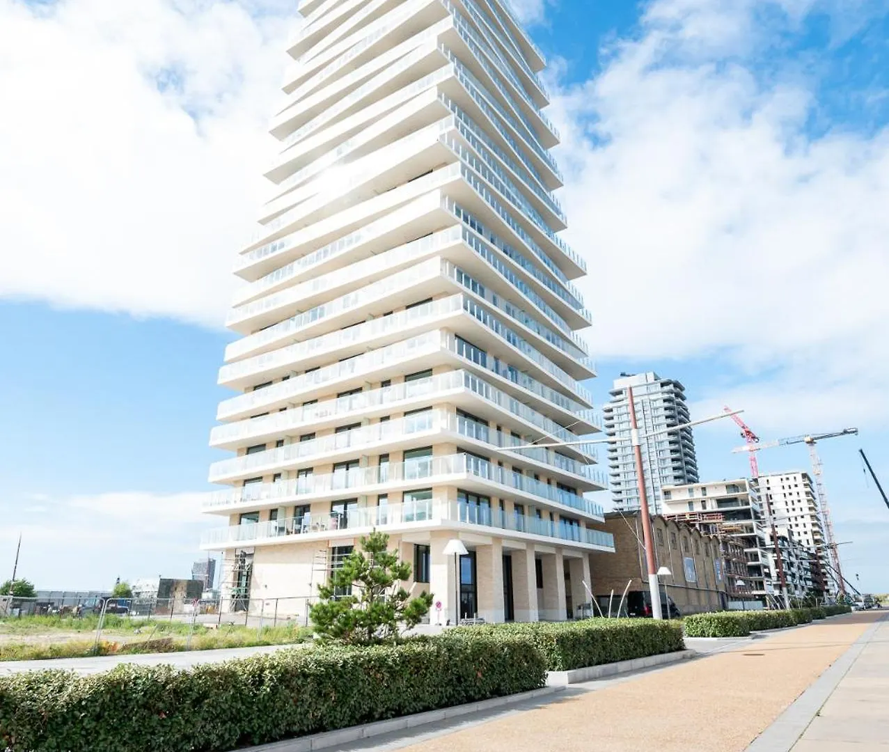 New Apartment With Stunning Views, Pool And Fitness Ostenda