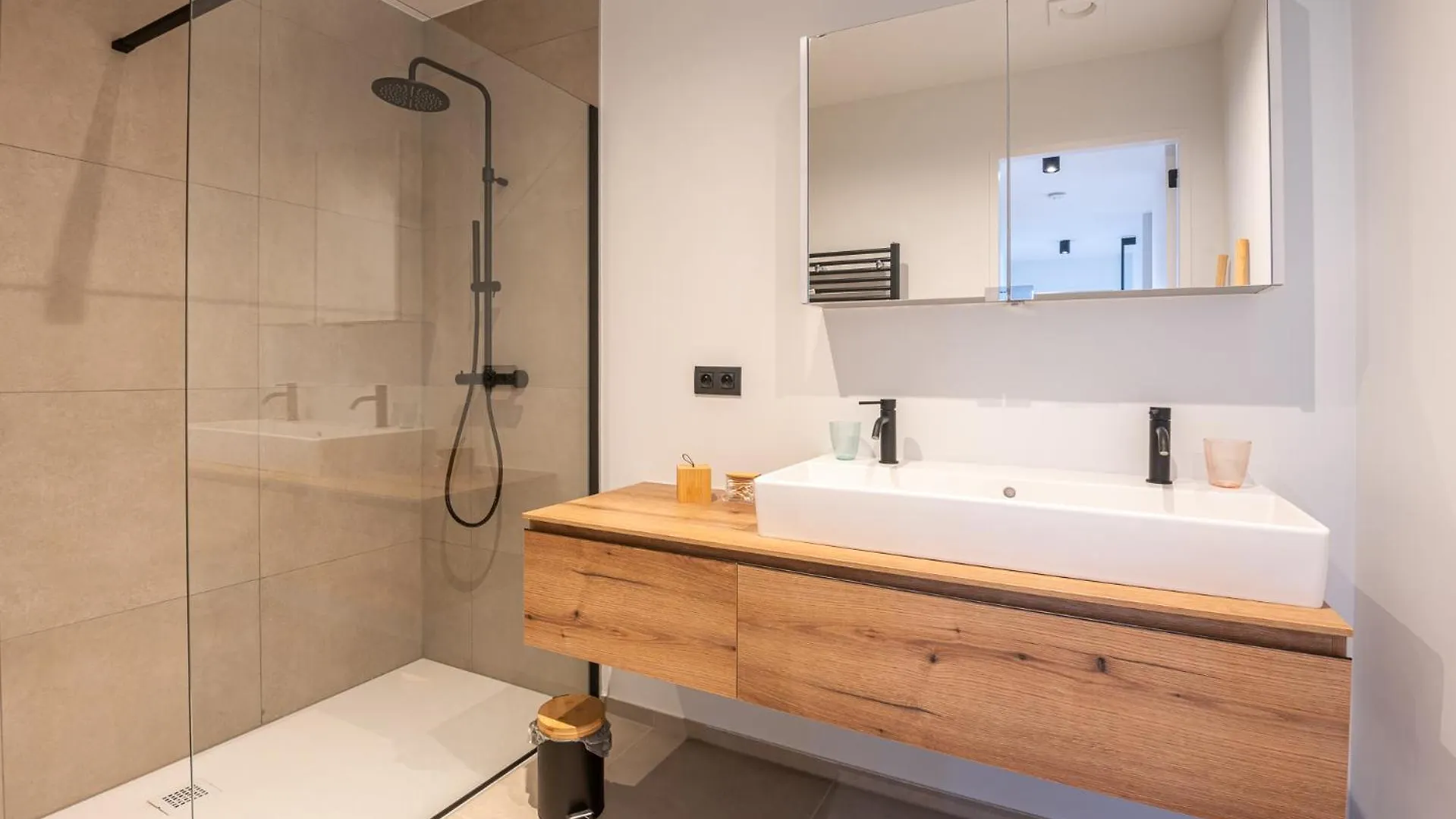 New Apartment With Stunning Views, Pool And Fitness Ostenda
