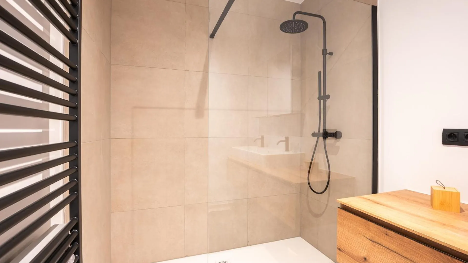 New Apartment With Stunning Views, Pool And Fitness Ostenda