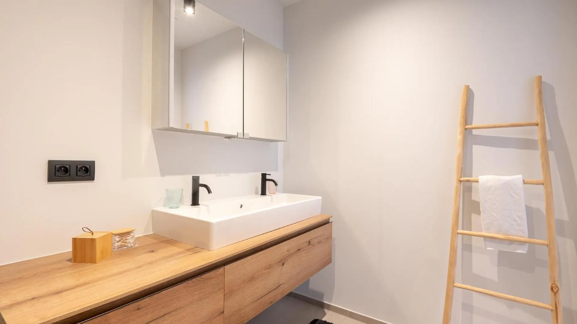New Apartment With Stunning Views, Pool And Fitness Ostenda 0*,